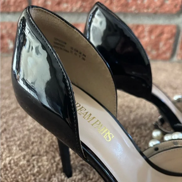 Elegant Black Heels with Pearl Accents - Picture 6 of 8